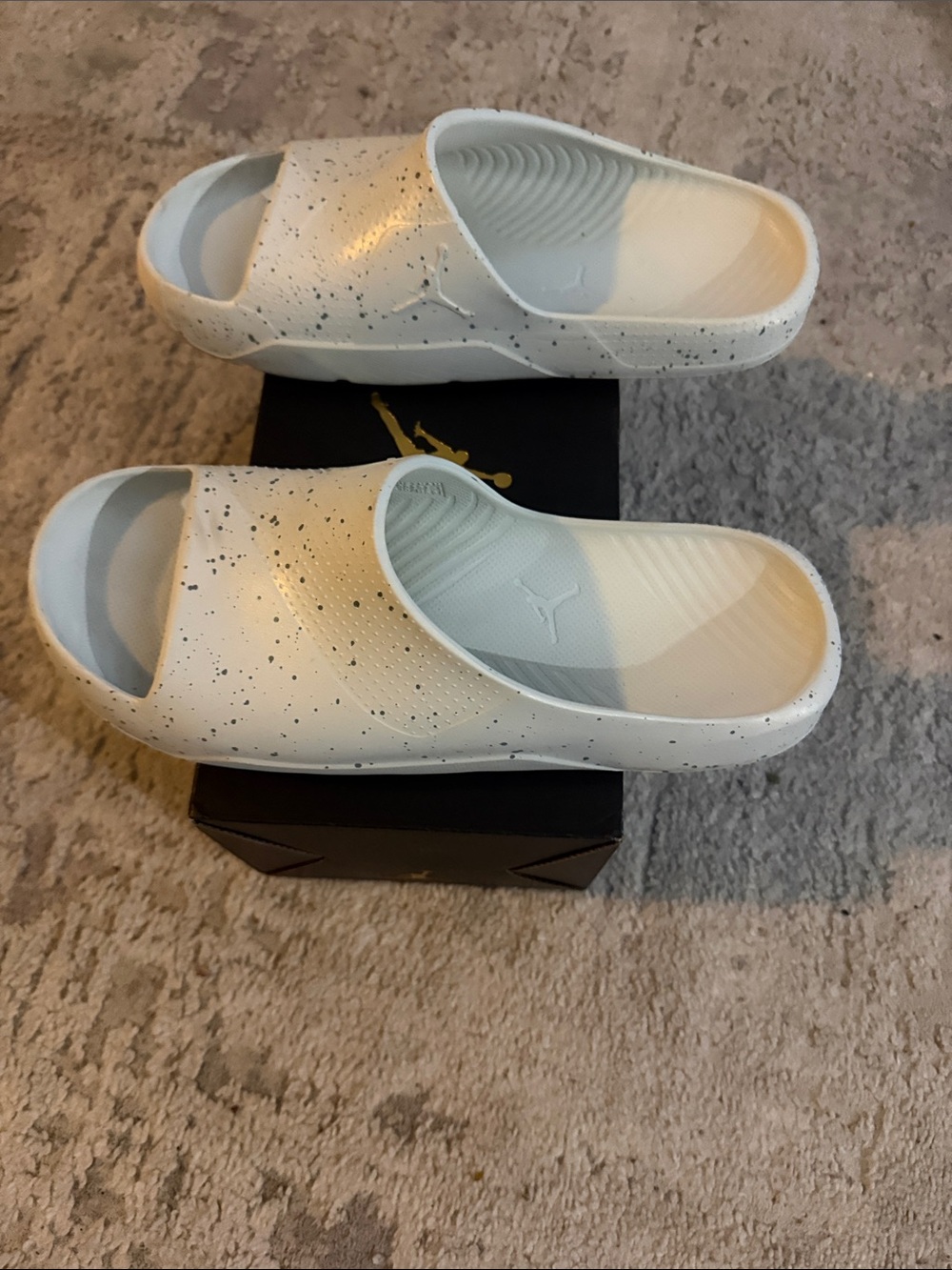 Jordan Slides - Picture 2 of 5